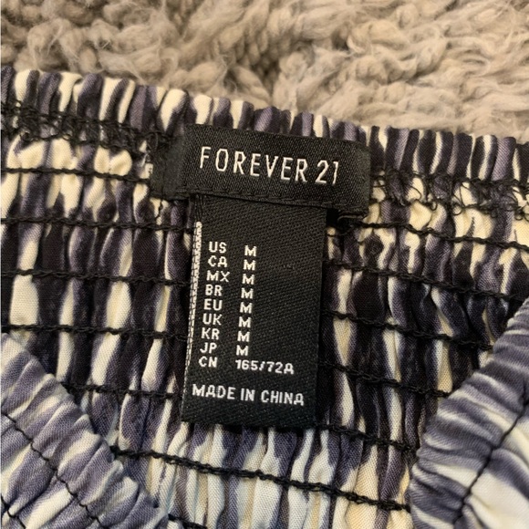 Strapless Smocked Top Forever 21 with ruffled layers - Picture 5 of 5